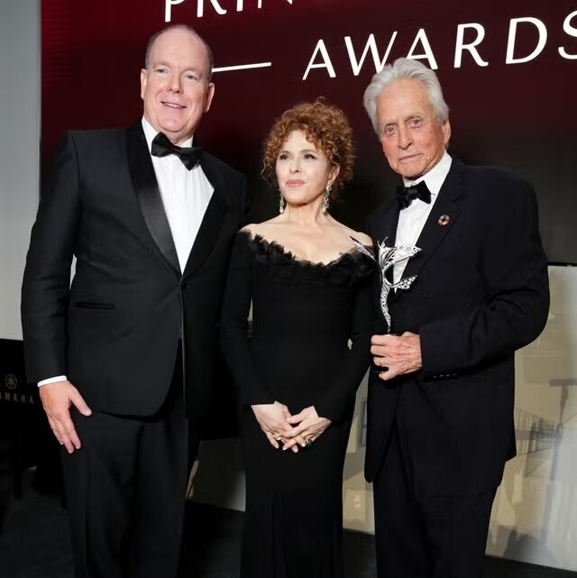 1-hsh-prince-albert-ii-bernadette-peters-michael-douglas-pmc-67227c33e4bf4