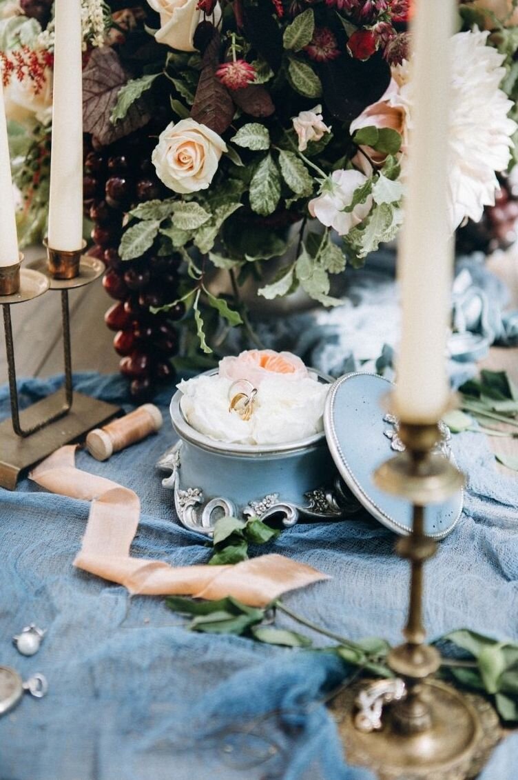 lace wedding dress of seattle bride