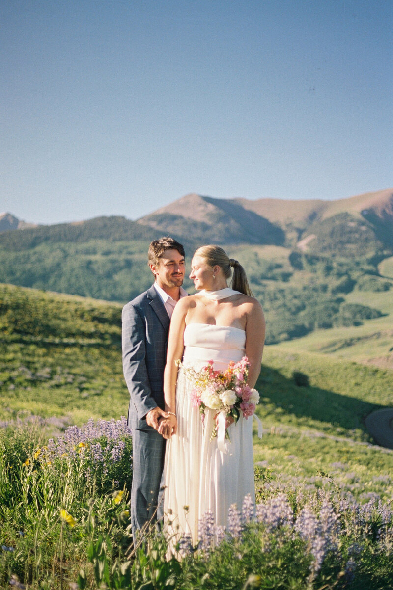 Crested-Butte-Colorado-Elopement-on-35mm-Film-16