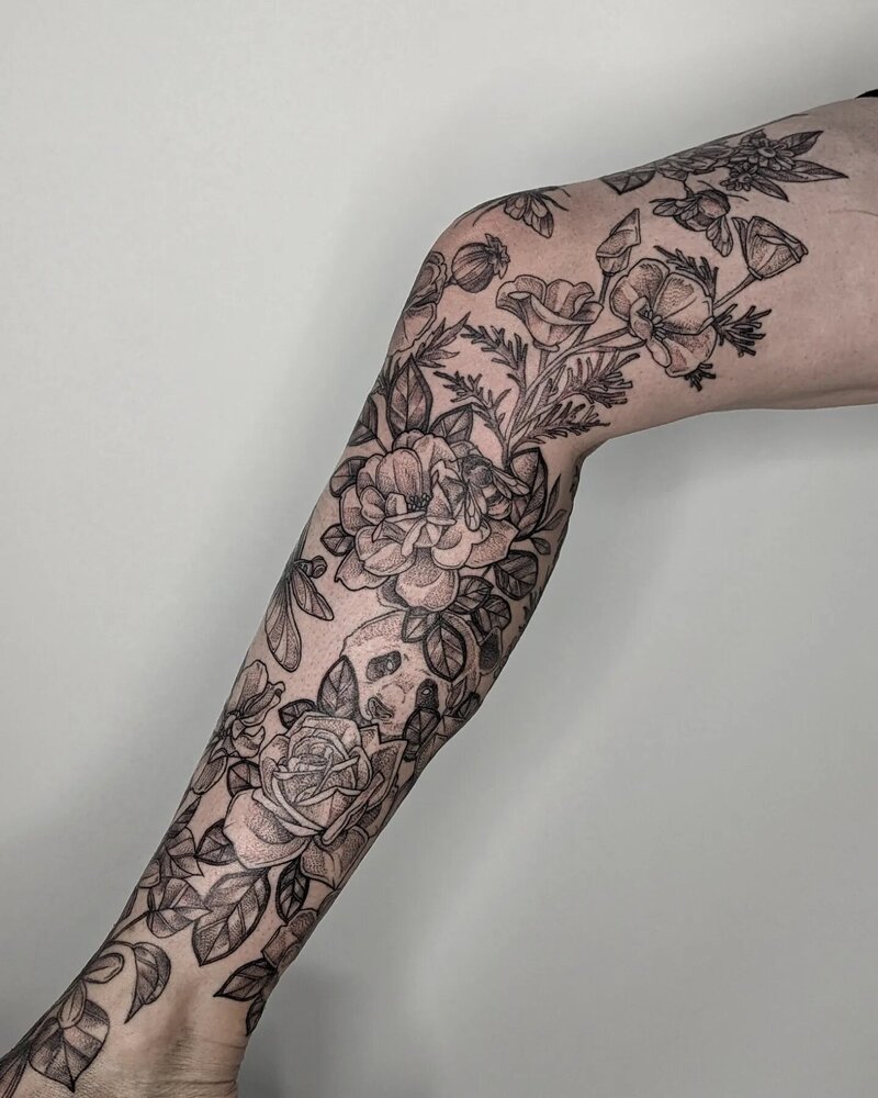 blackwork-leg-sleeve