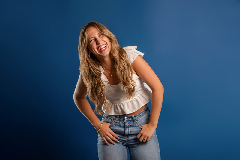 Rus porno tugyonga ketgan onalar bilan Porno film Shaytonning topi