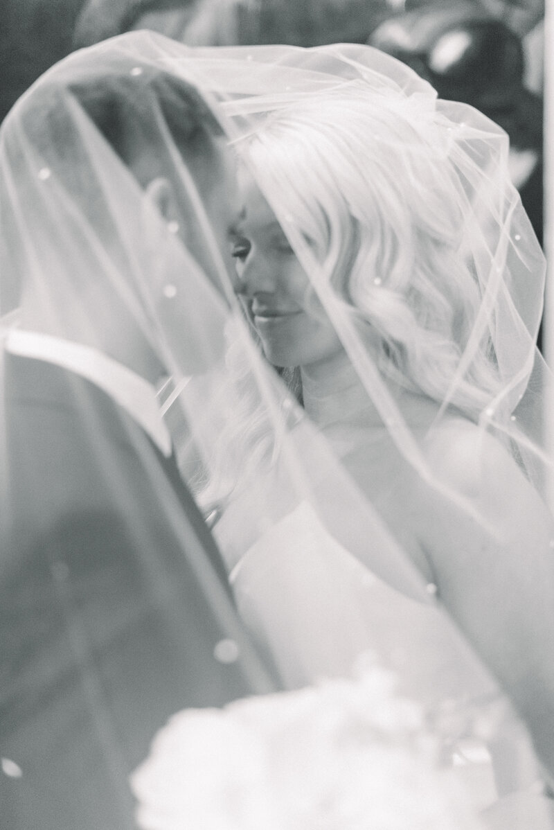 sarah-elizabeth-studio-ohio-wedding-photographer-hardy-wedding-dayton-art-institute-sneak-peeks-44