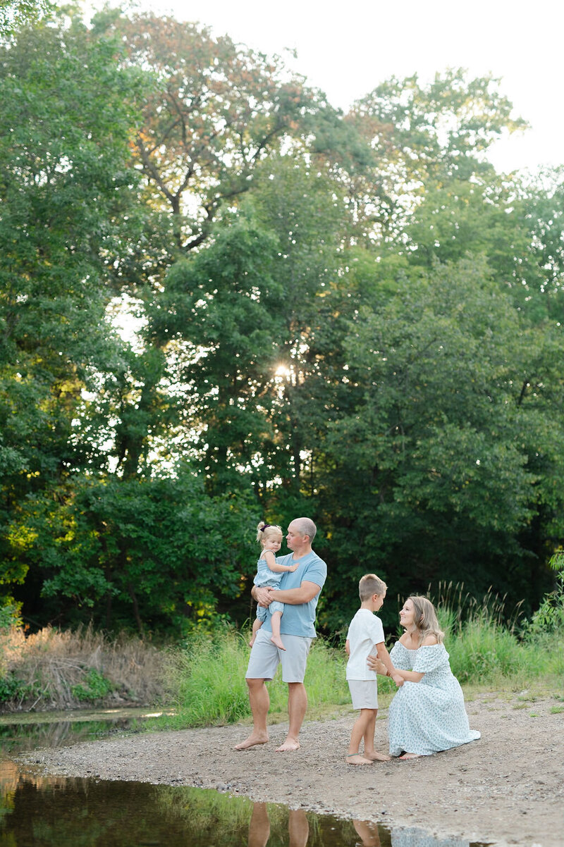 Summer-Fun-Edina-Minnetonka-Minneapolis-Minnesota-FamilyPhotograpgher-2