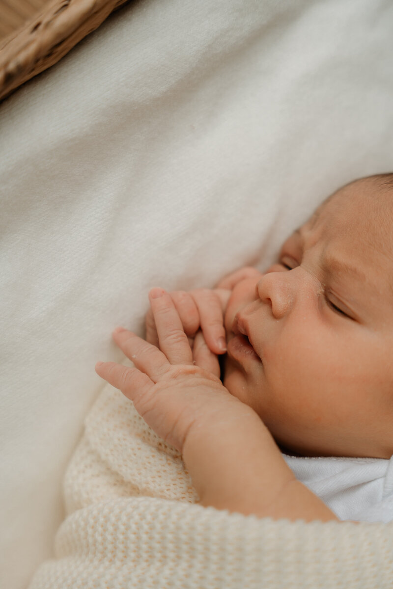 Worcestershire Newborn Photographer of newborn in natural photo