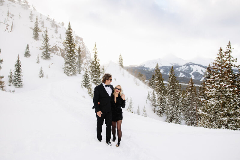 Breckenridge winter wedding - untraditional wedding photos with an editorial vibe 