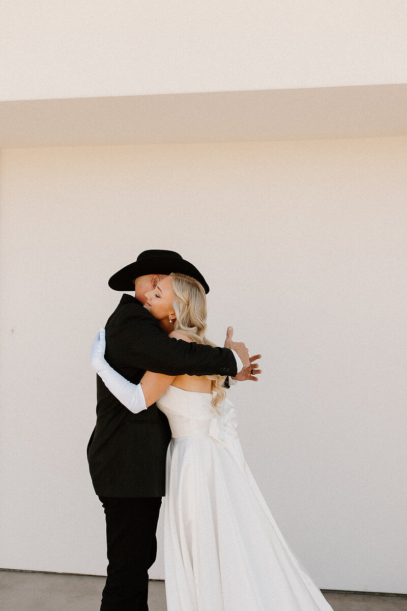 jami-oliver-wedding-preview-taylorraephotofilm-37