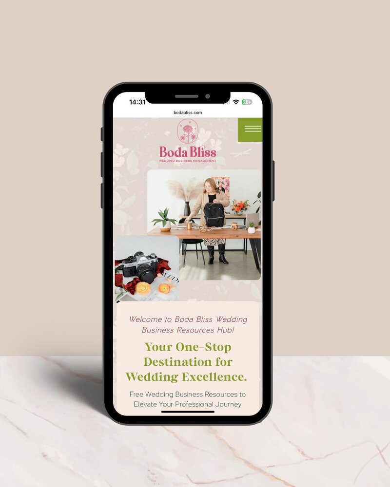custom Showit website design for Boda Bliss, an Online business manager