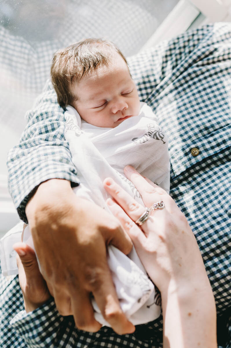 Keegan-newborn-dramatic-light-petworth-dc