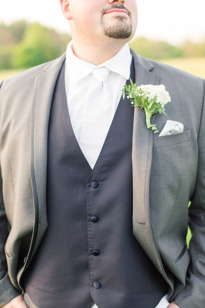 Classic-spring-St- Francis-church-tornto-ohio-wedding-24