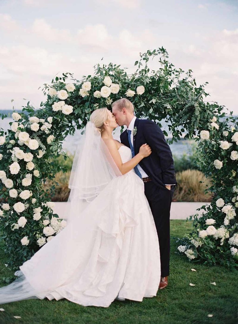 14seattle-tennis-club-wedding-flora-nova-design-TOP