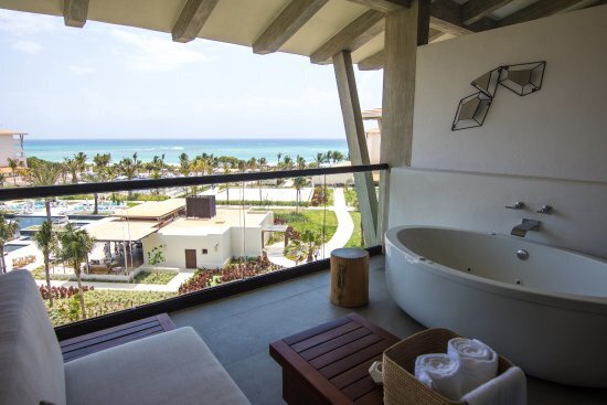 Unico Alcoba Oceanview balcony
