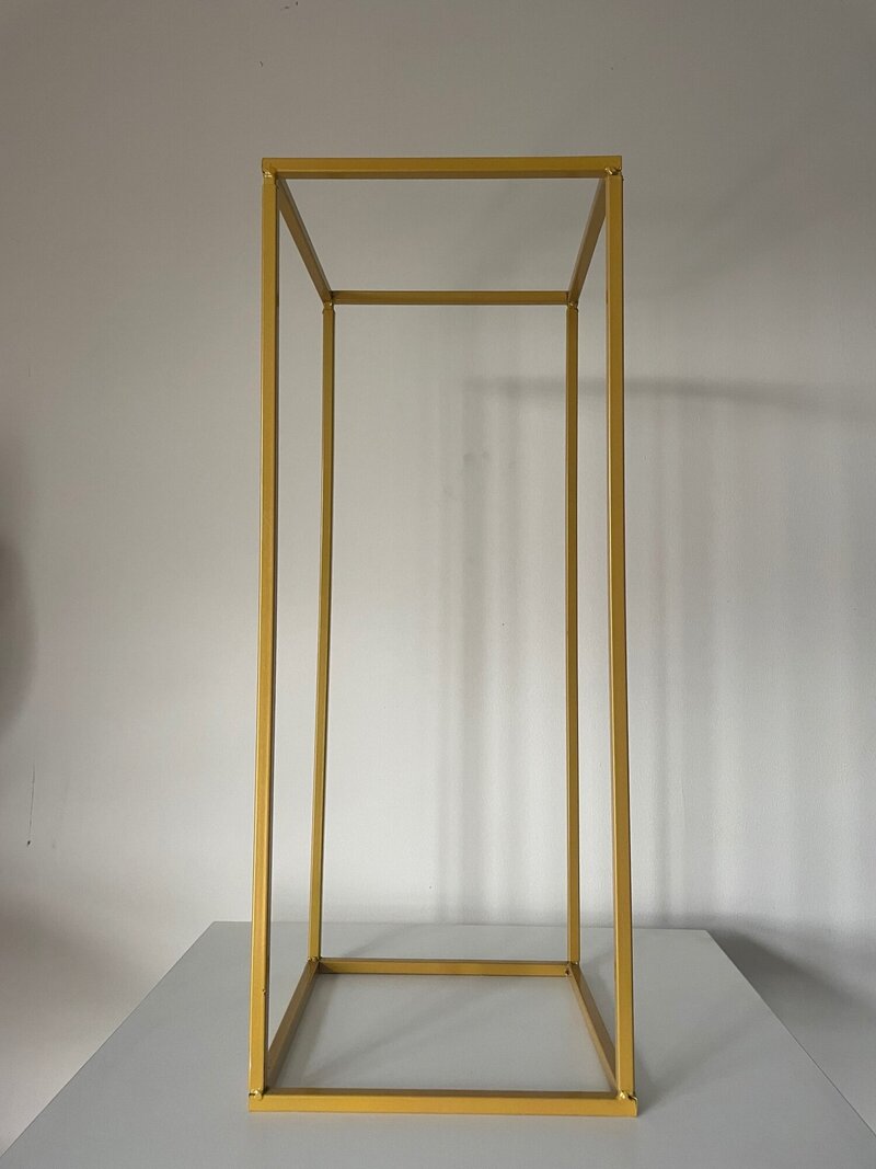 gold stand
