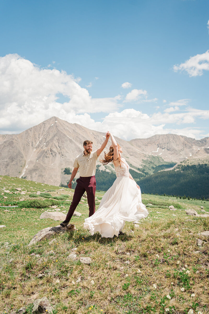 Personalized Elopement Photography: Customized to Your Unique Love Story in Colorado