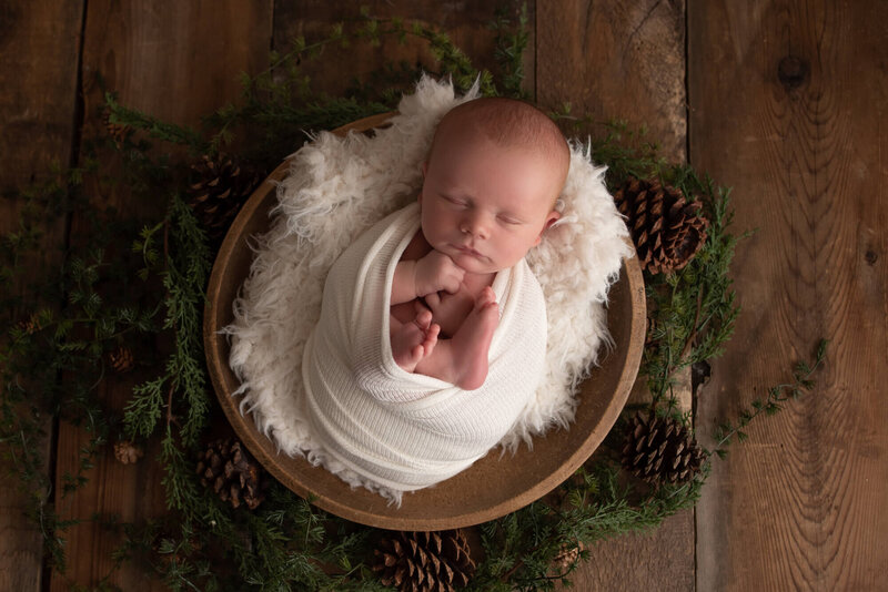 Ripon Wisconsin Newborn Photo baby in prop bowl christmas setup | Glory Be Photo by Tara Bos