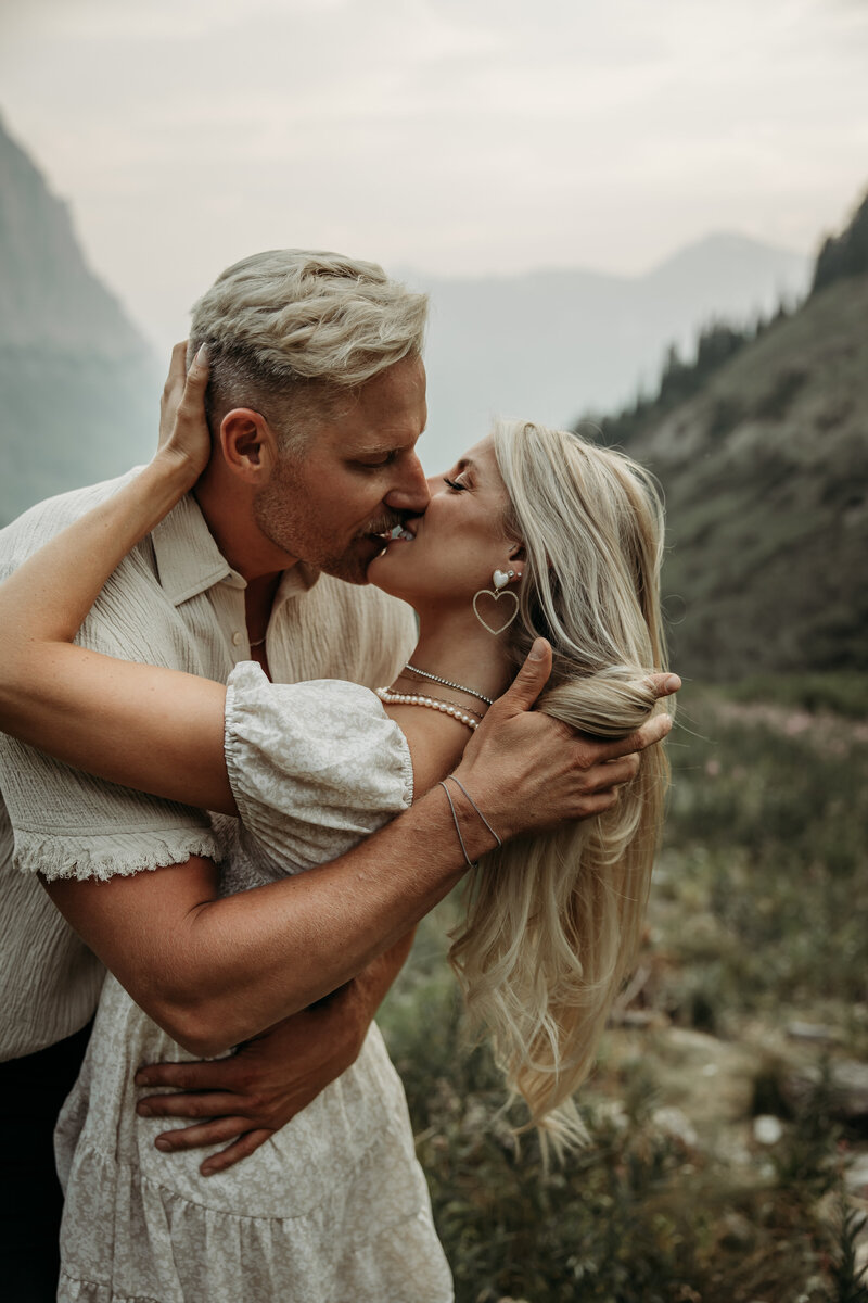 Couples photography in the mountains of Glacier National Park