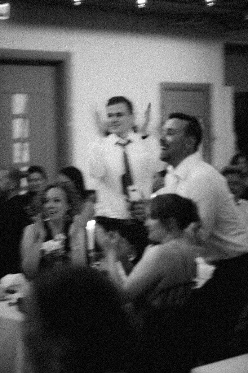 documentary wedding photo of the wedding reception by photographer Hannika Gabrielsson
