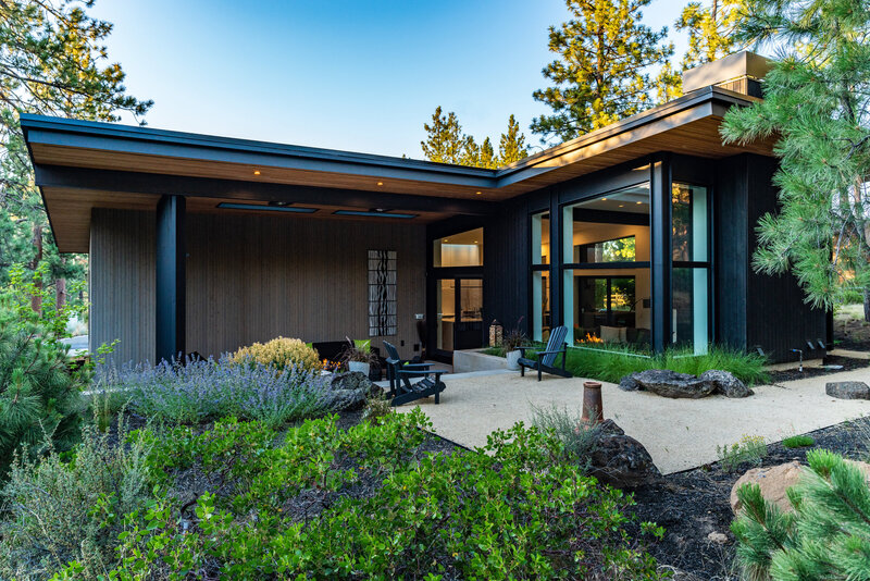 mountain-modern-cedar-black-tall-windows