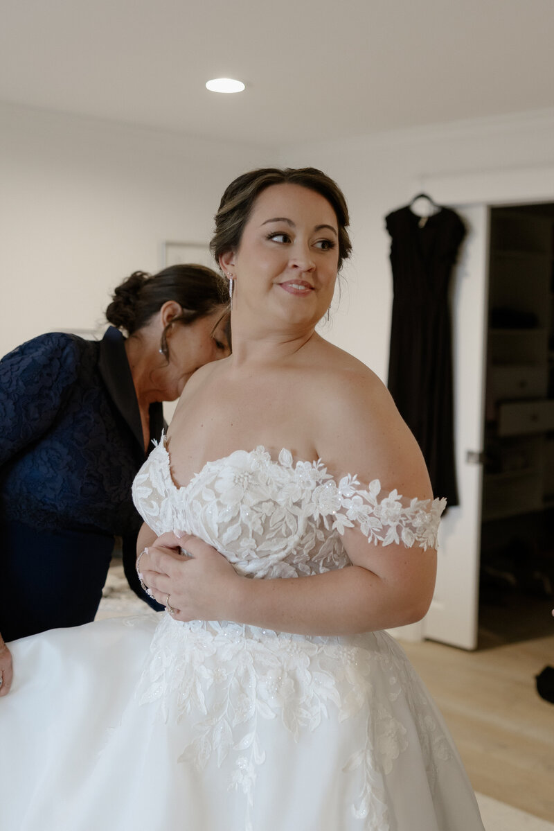 natural makeup for summer bride