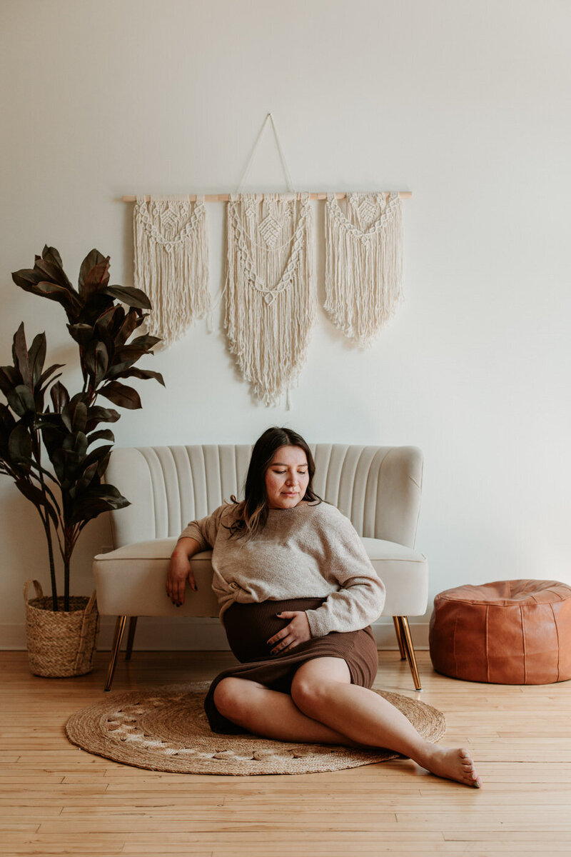 Maternity portrait in Winnipeg 