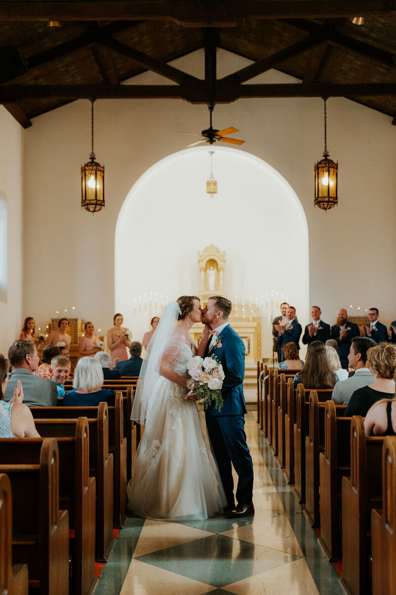 chapel-ceremony-kiss-intimate-2