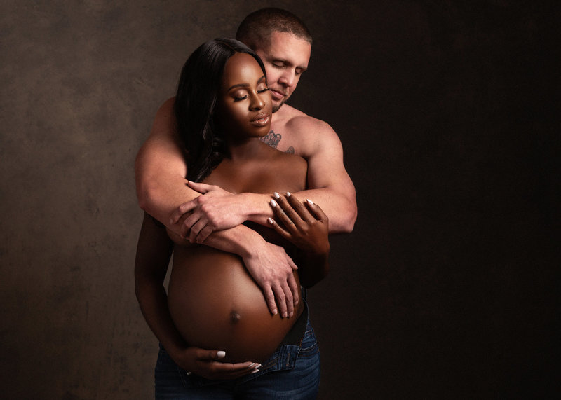 11 Steps to Prepare for Your in Studio Pregnancy Photoshoot [Full Guide]
