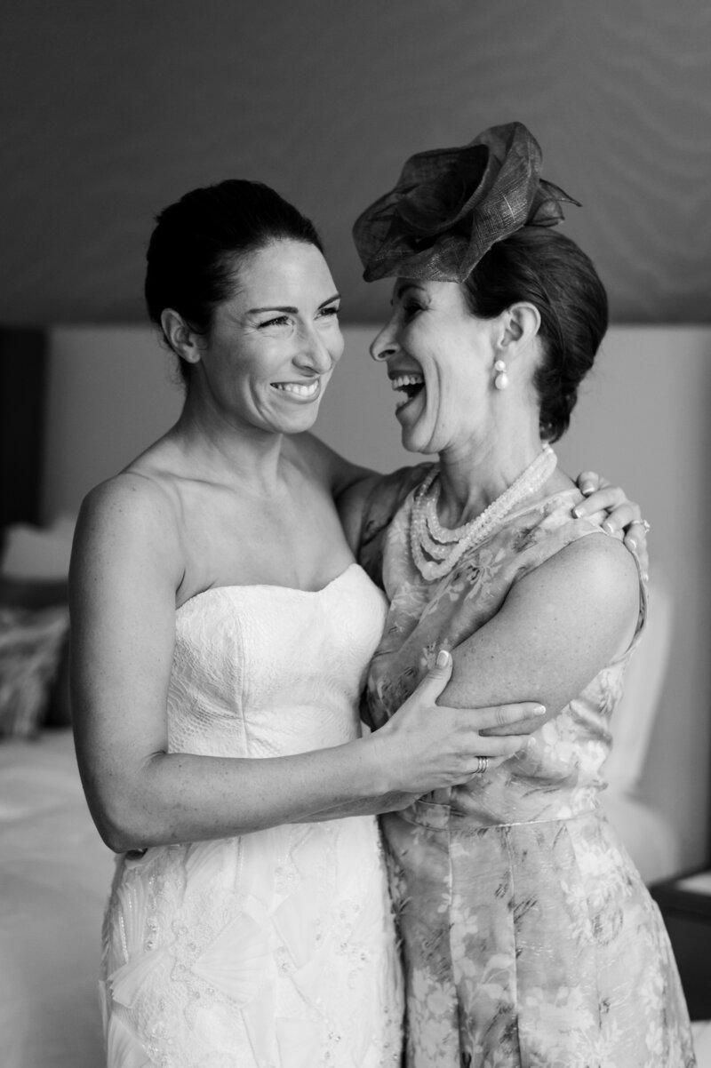 bride-and-mom-on-wedding-day