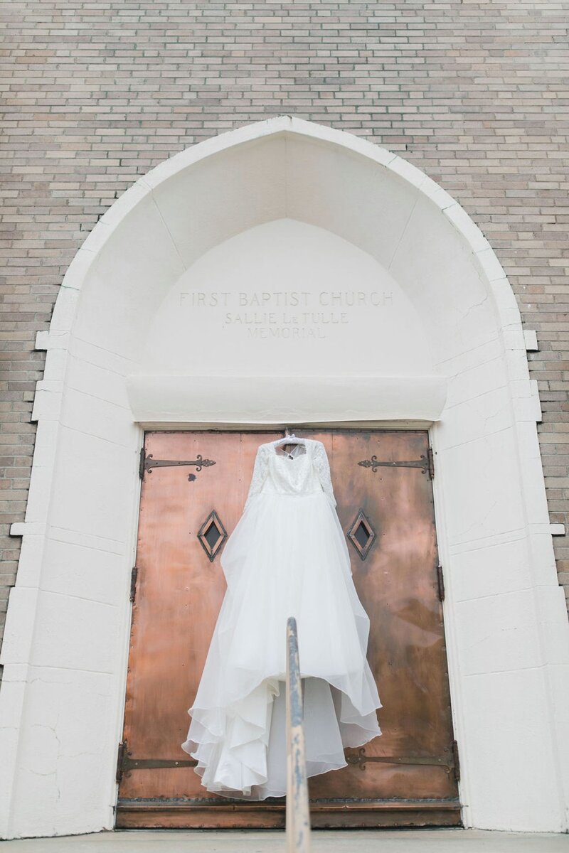 Mike&JulieBeneaththeOaksWedding-29