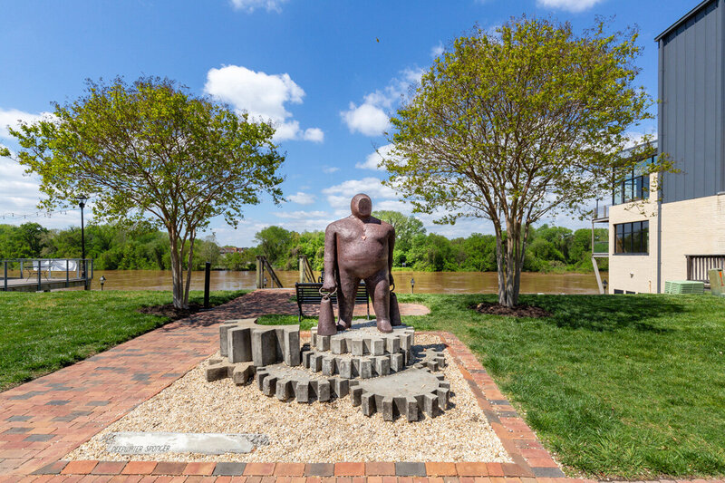 rocketts landing statue