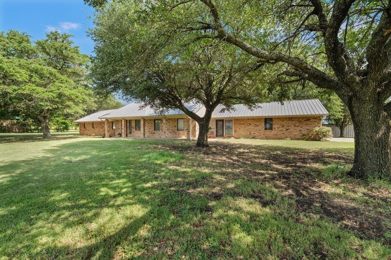 Texas home with large backyard for sale in Nocona Texas