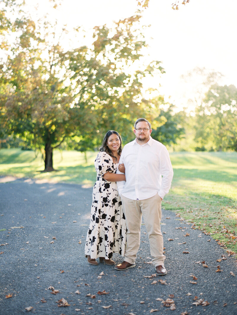 Husband and wife wedding photography photo team in northern virginia.