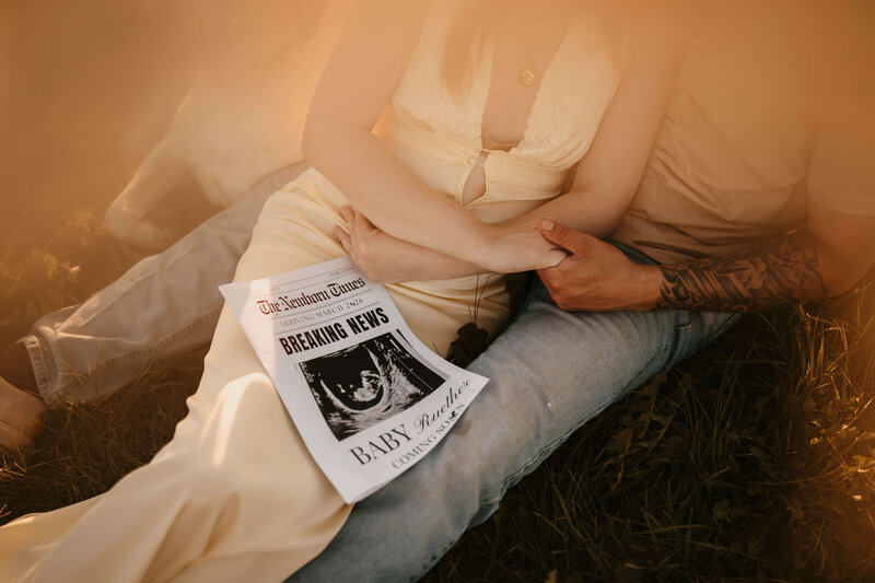 Baby-Announcement-Hug