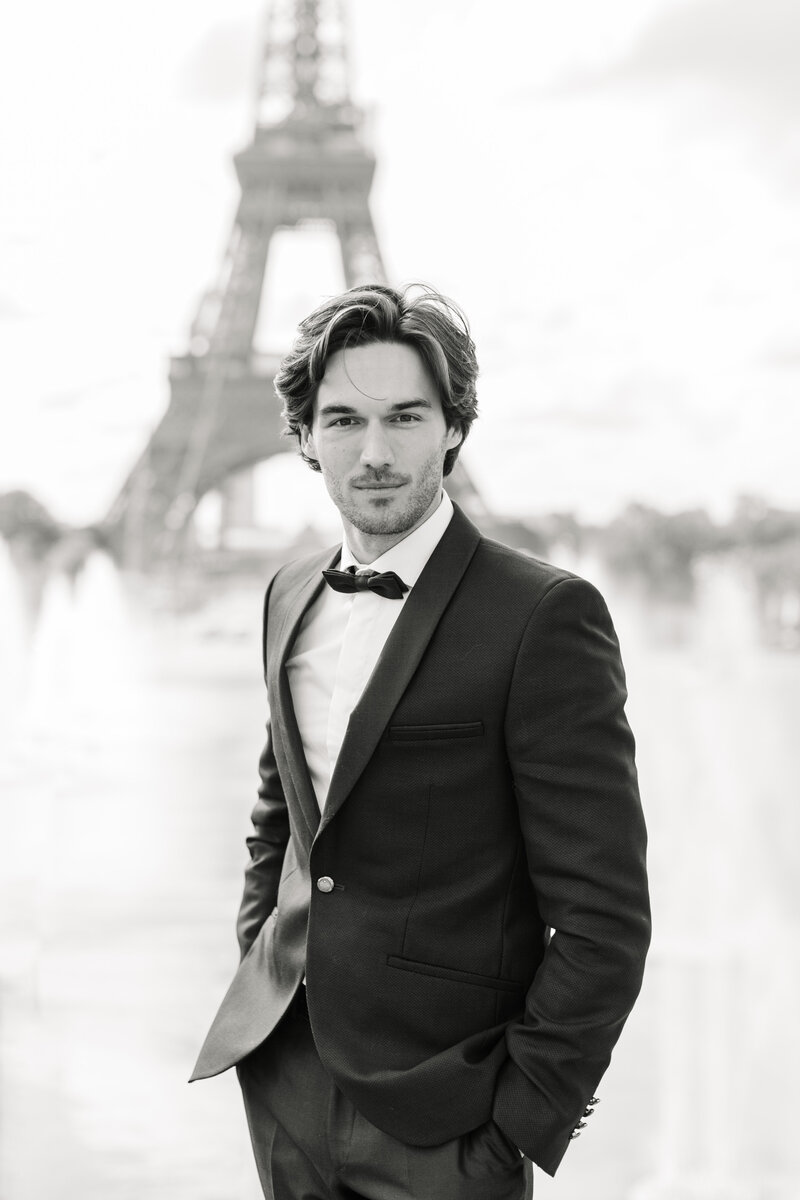 eiffel-tower-paris-france-groom