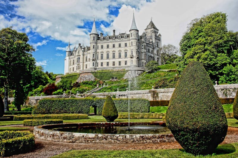 dunrobin-castle-architecture-medieval-50673