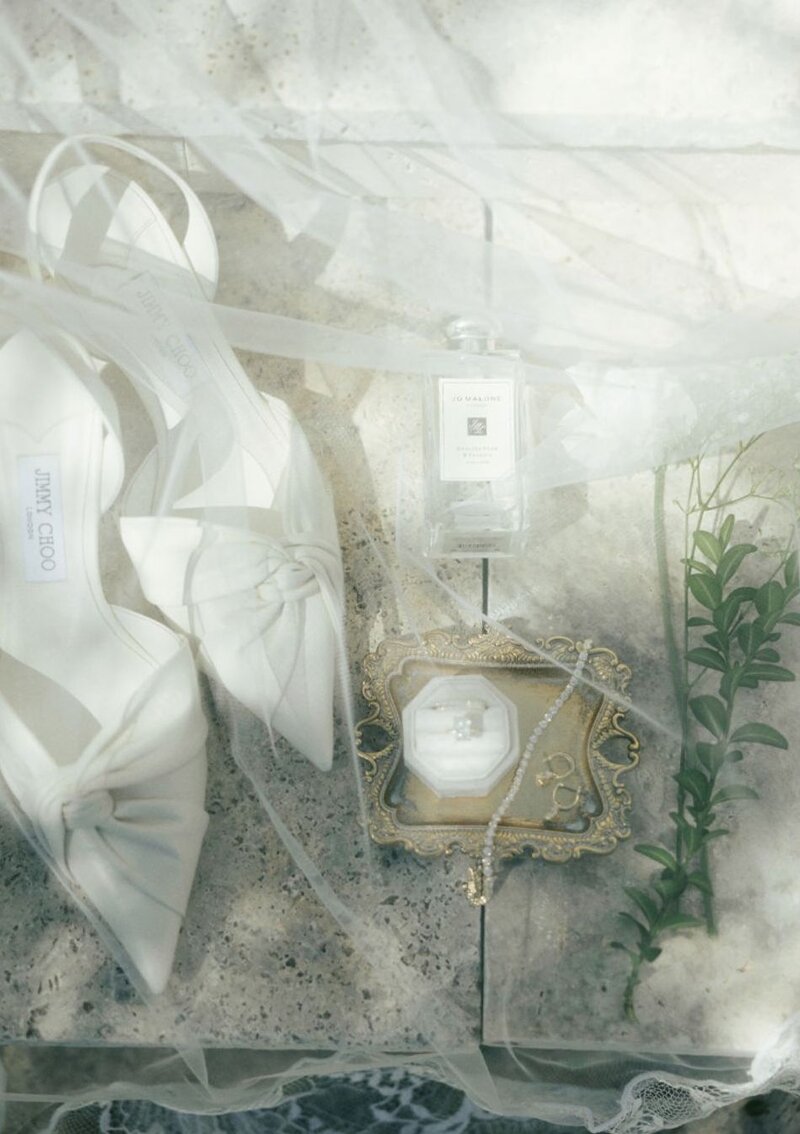 lace wedding dress of seattle bride