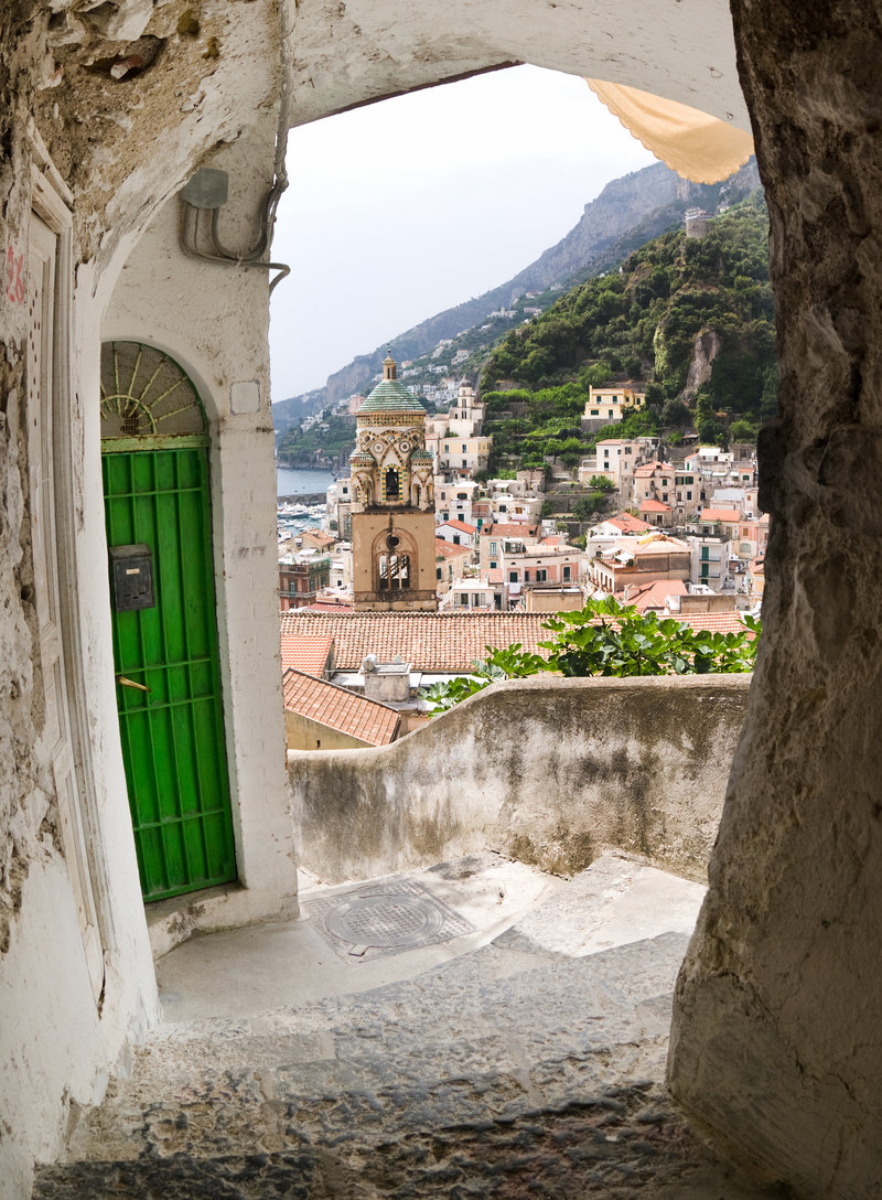 arch on view of village and bell tower Amalfi (1)