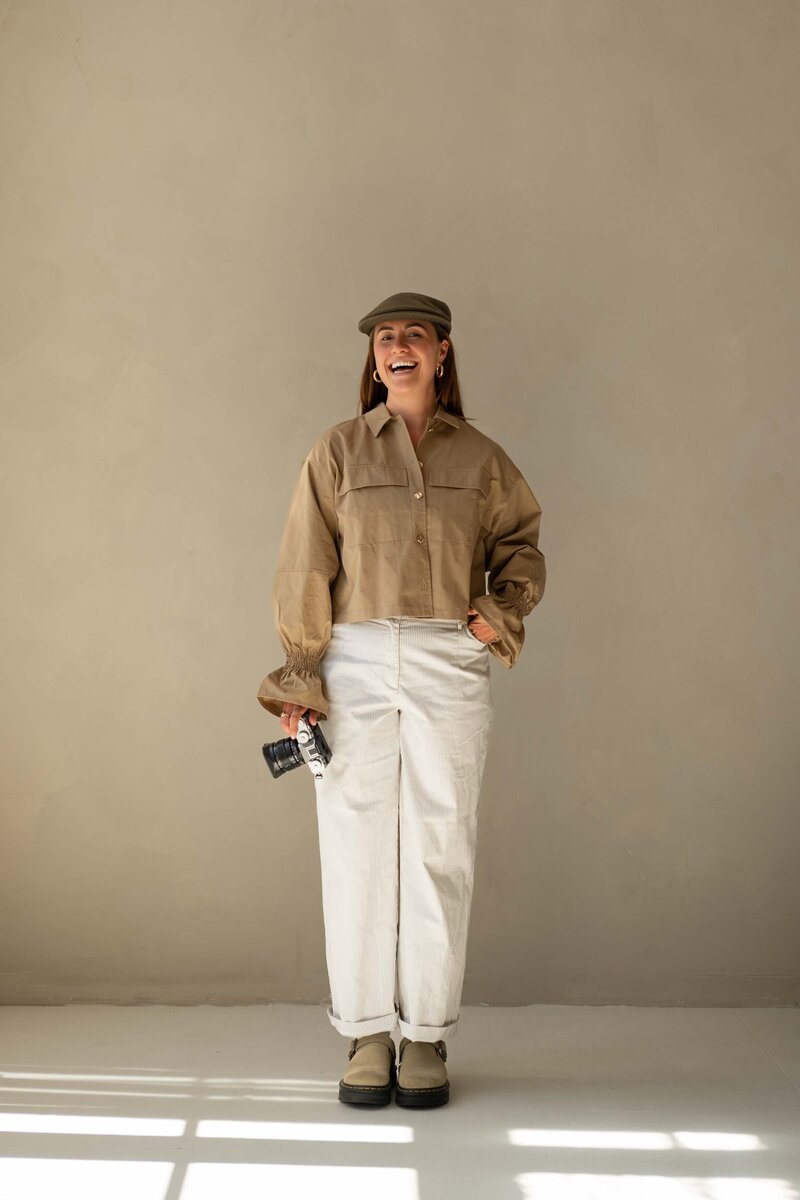 cinematische warme sfeervolle foto van fotograaf, personal branding