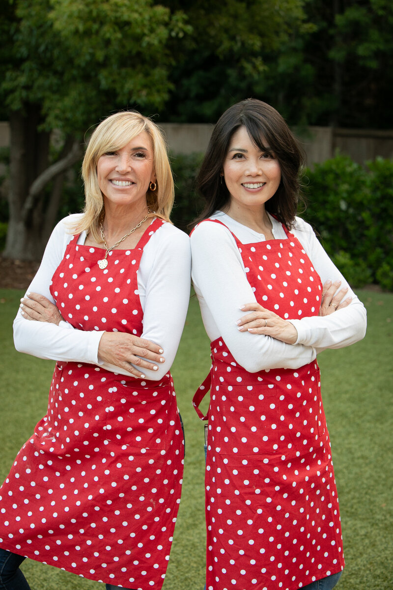 two women of traveling tarts mobile themed baking parties