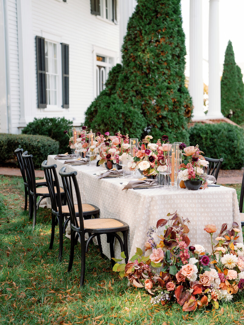 Luxury wedding design. Table design. Luxury wedding planner in North Carolina and South Carolina. 