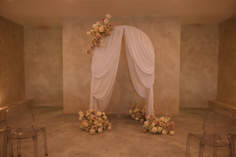 ThatChapelDowntownRomanticCeremony1