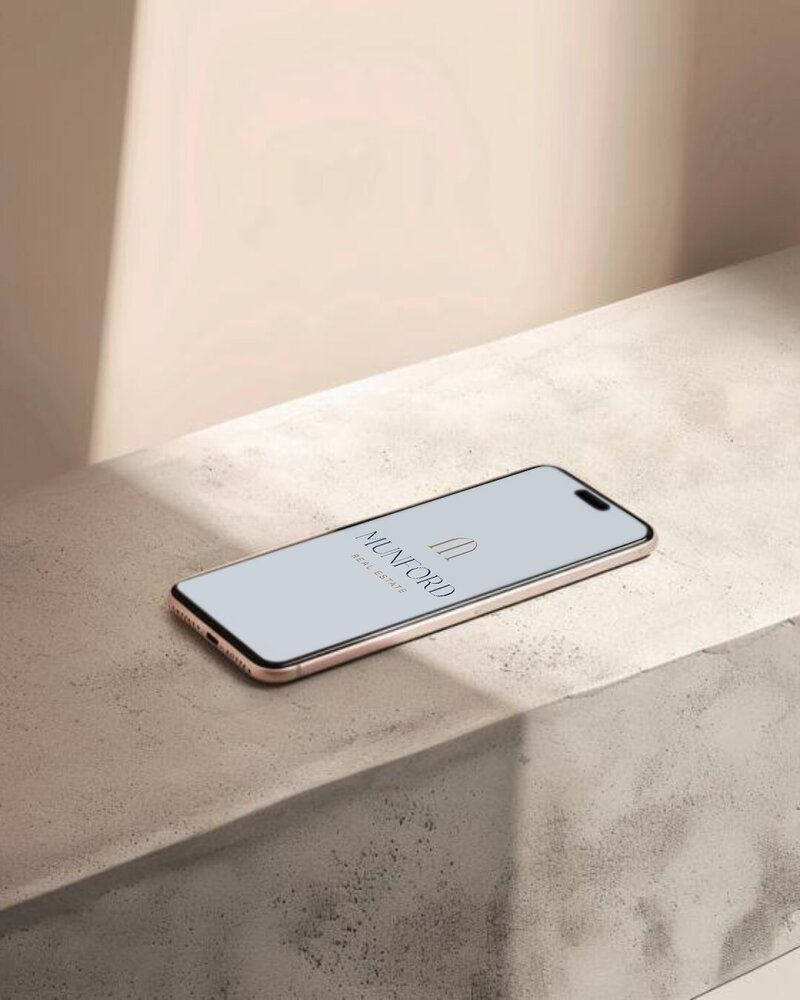 Munnford Real Estate Logo iphone