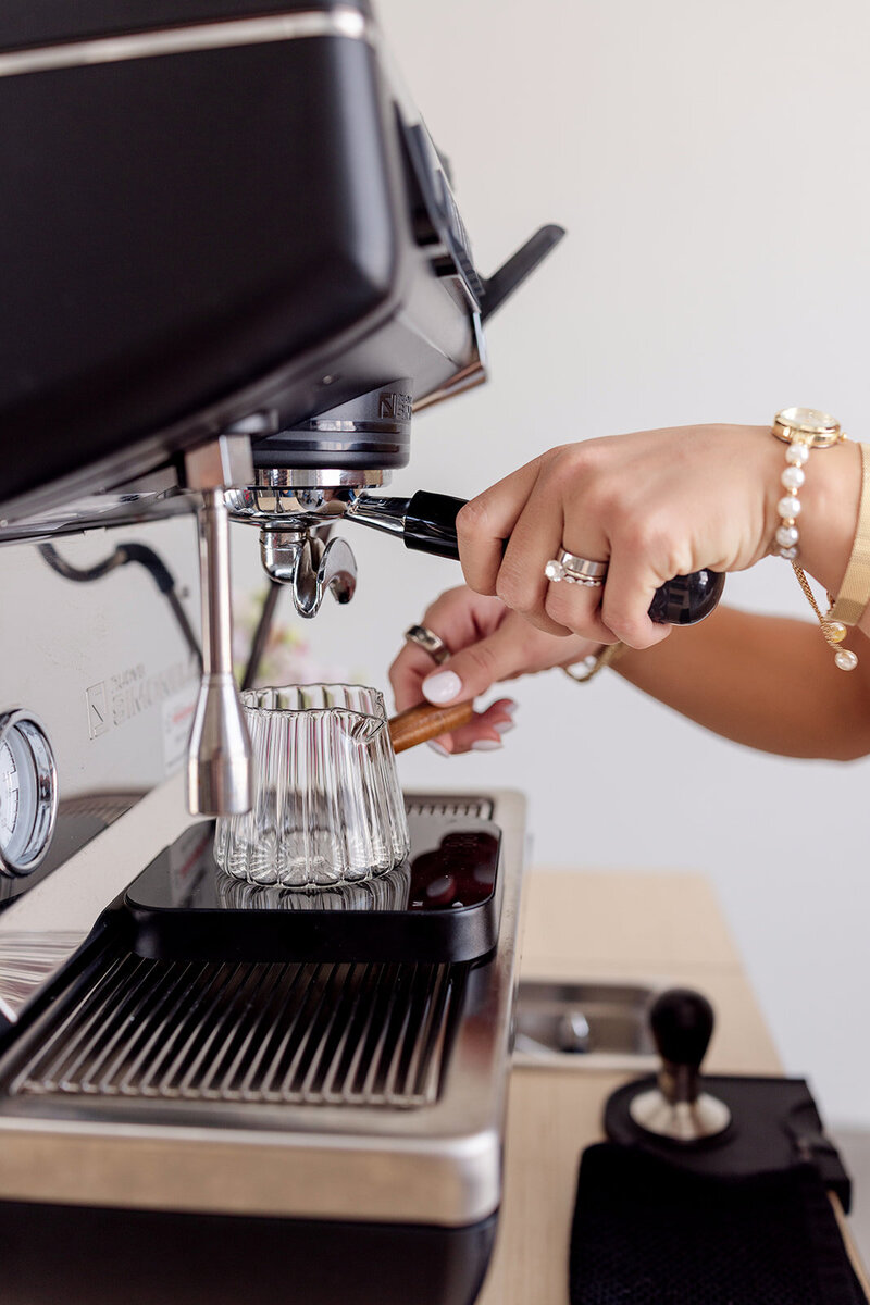 nicolehodgsonphotography_brand_raecoffeeco-8