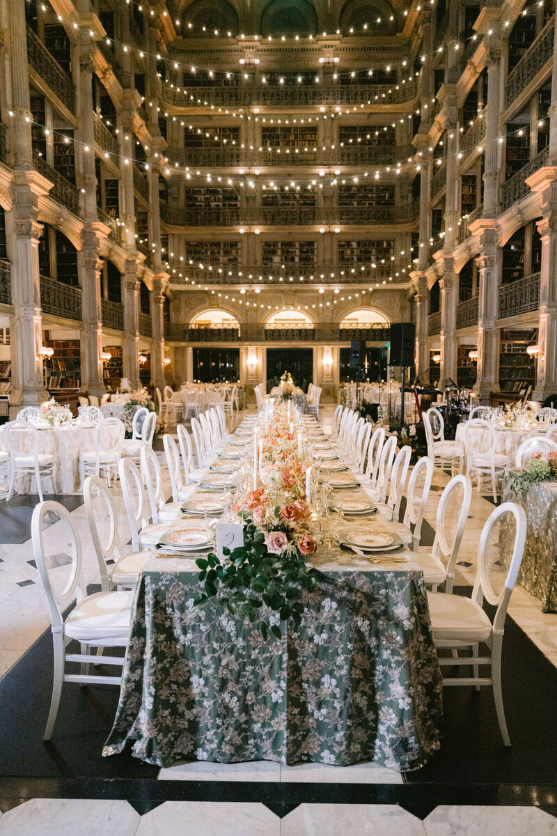 NikkiSanterre_EastCoastLuxuryWeddingPhotographer_PeabodyLibraryWeddingNouvelleEvents_Emily&Daniel-81