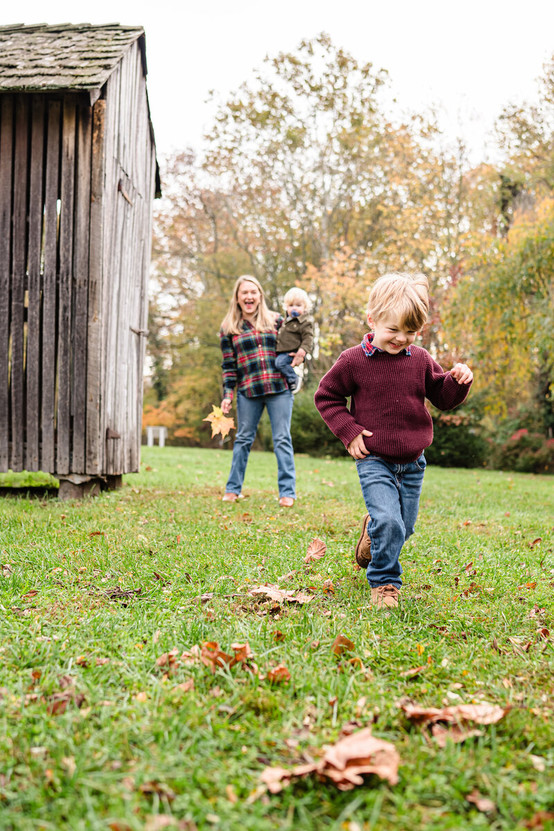 valley forge pennsylvania family photo session boy mom preschooler lifestyle photographer