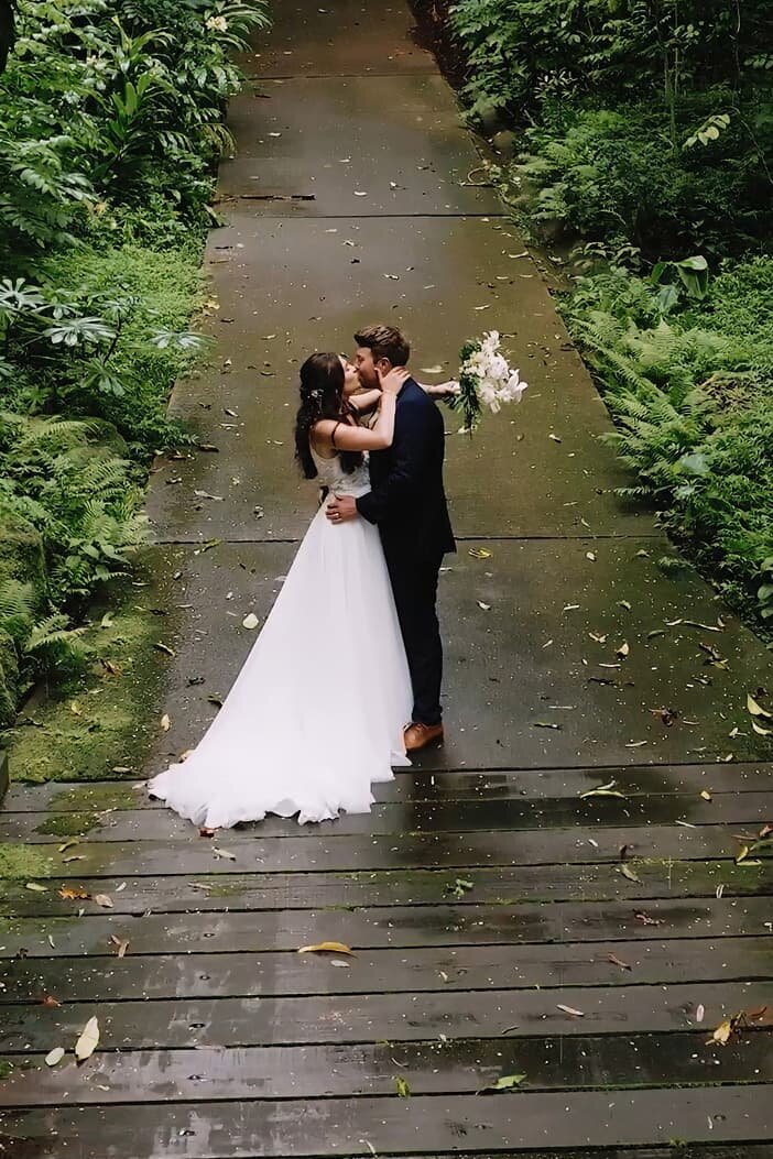 Newlyweds-at-Koolau-Ballrooms