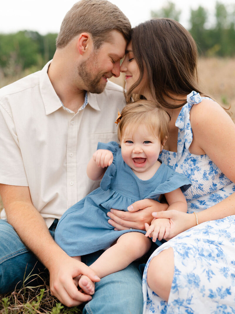 Classic-TruetoColor-Happy-SummerFamilyPictures-Bloomington-EdenPairie-Minnesota1