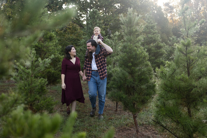 LightCreative_202310_LaurenJack_RaleighChristmasTreeFarmPhotos_001