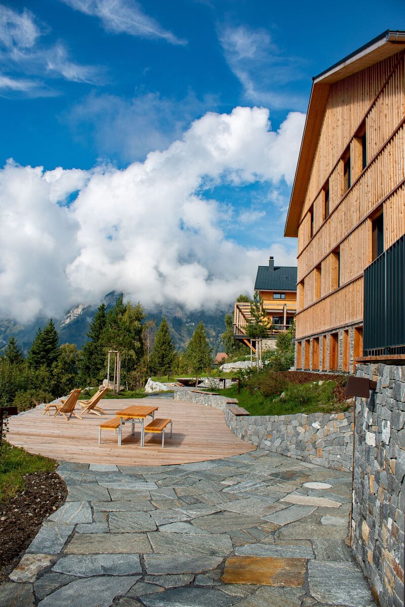 Aussenansicht Berglodge mit Terrasse