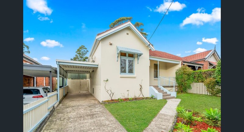 35 Robinson_real estate_front