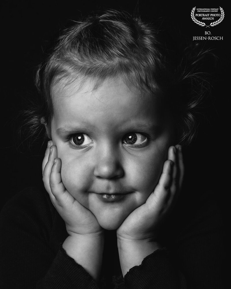 custom_logo_BO_JESSEN_ROSCH-netherlands-e8BzC3-105collection-portraitphotoawards