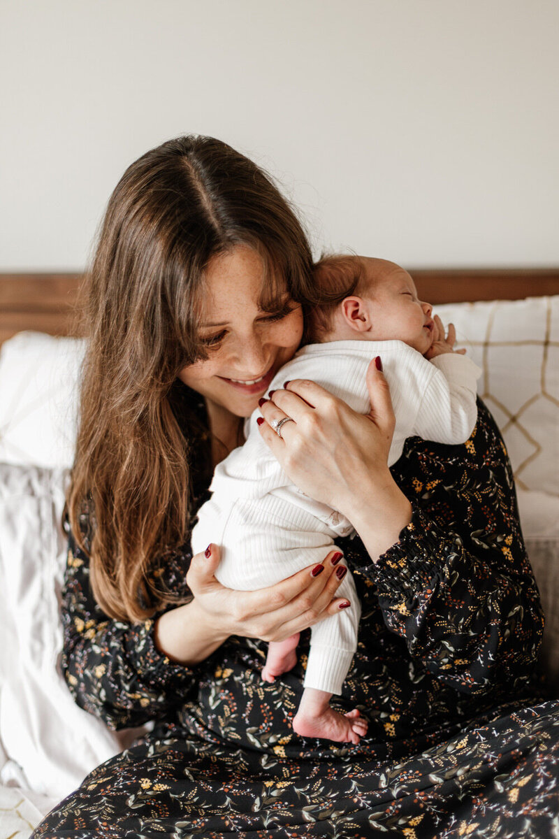 relaxed newborn photos in Winnipeg 